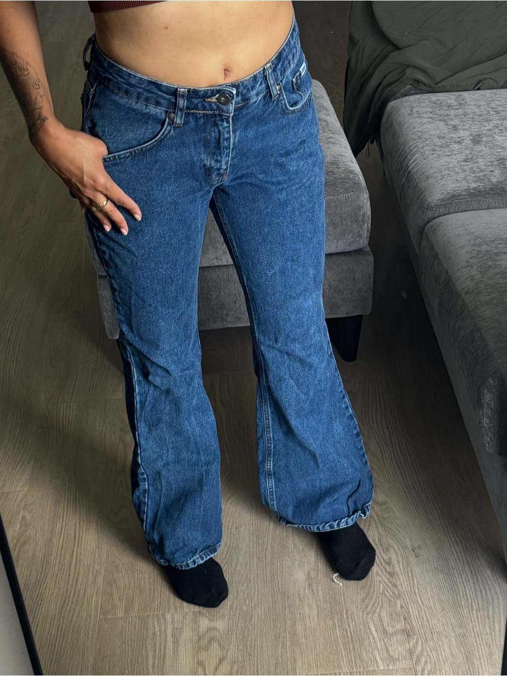 High-Rise Flared Jeans in Medium Blue